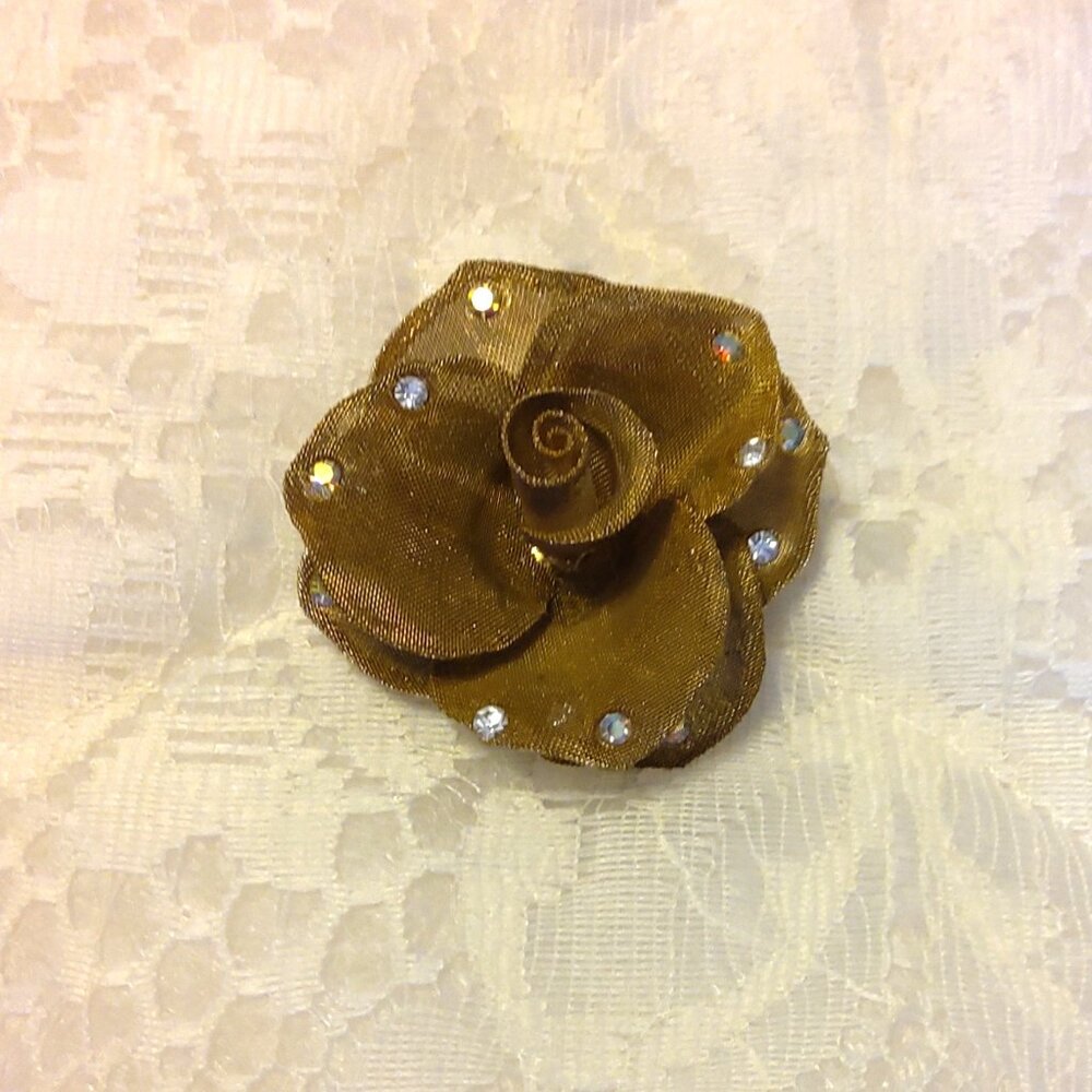 Vintage Rhinestone Gold Tone Rose Metal Brooch Timeless VTG Jewelry Pin